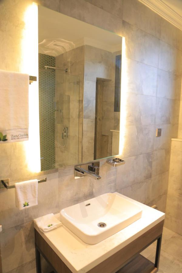 Zara Garden Hotel And Apartments Kampala Bagian luar foto