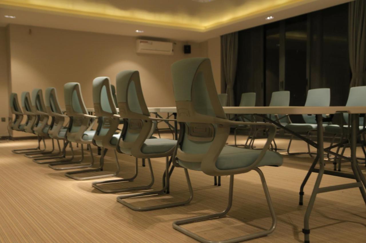 Zara Garden Hotel And Apartments Kampala Bagian luar foto